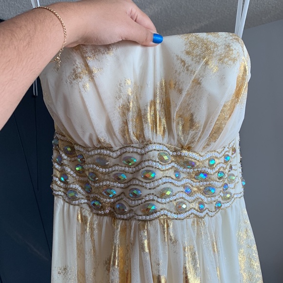 Gold Strapless Grad/wedding gown - Picture 2 of 7